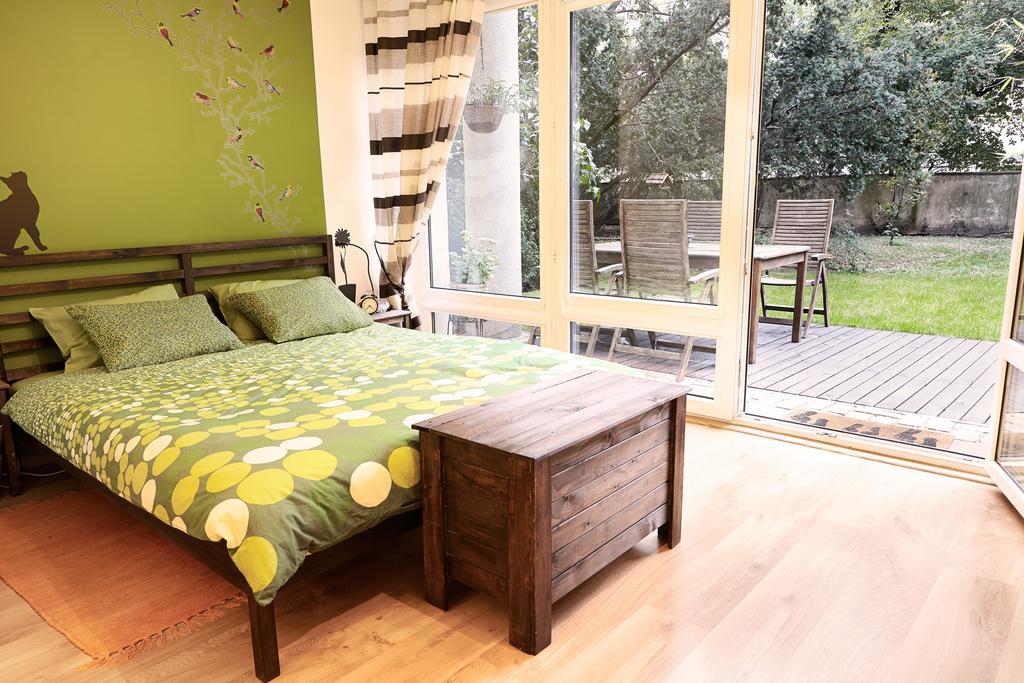 Lovely Garden Flat Near Royal Park Varsovia Habitación foto